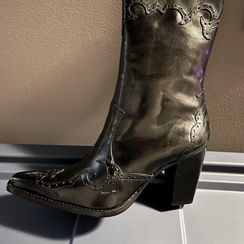 Women’s Western style black midcalf leather boots